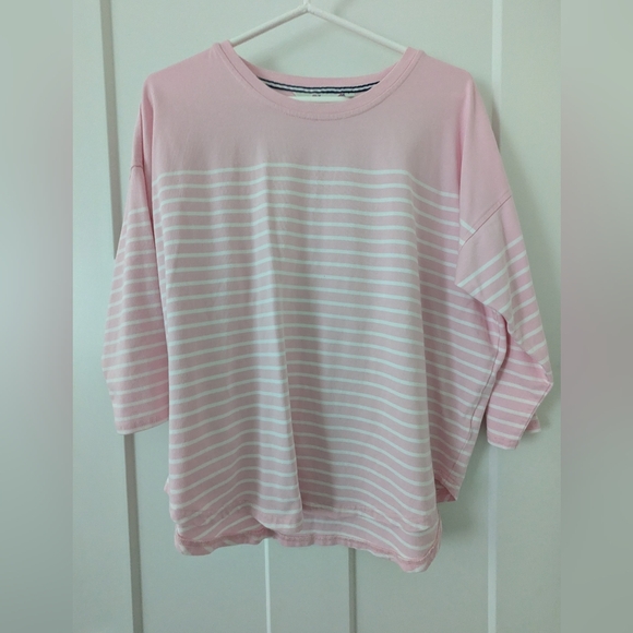 Vineyard Vines Tops - Ladies Vineyard Vines Baby Pink And White Striped Top Size Small